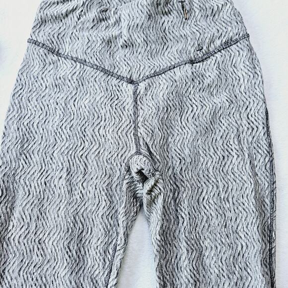 CALIA Carrie Underwood Black White Gray Workout Yoga Textured Leggings Small - Picture 4 of 11